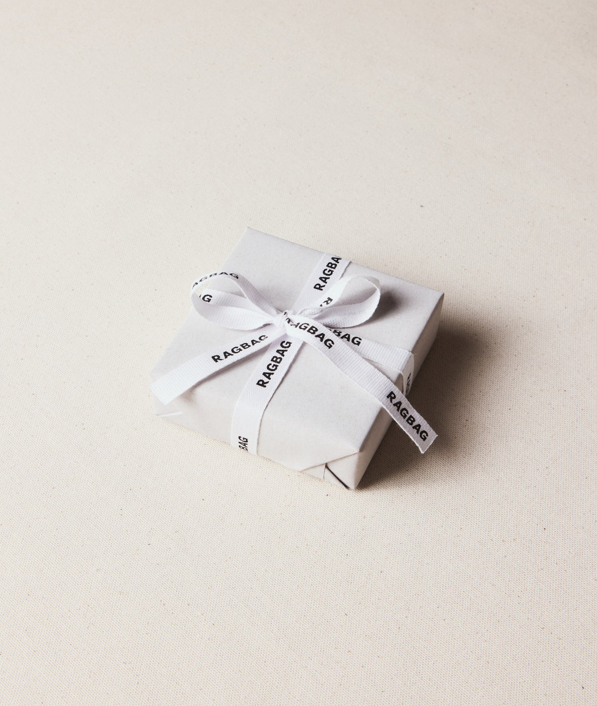 GIFT WRAPPING